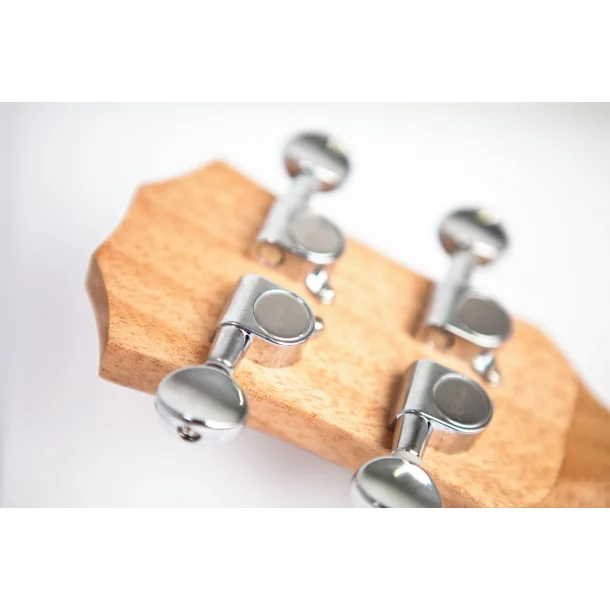 Reno RU210E Ukulele med pickup
